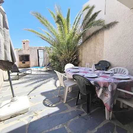 190 Cap D'agde, Mitoyenne Avec Jardinet Et Parking * Agde